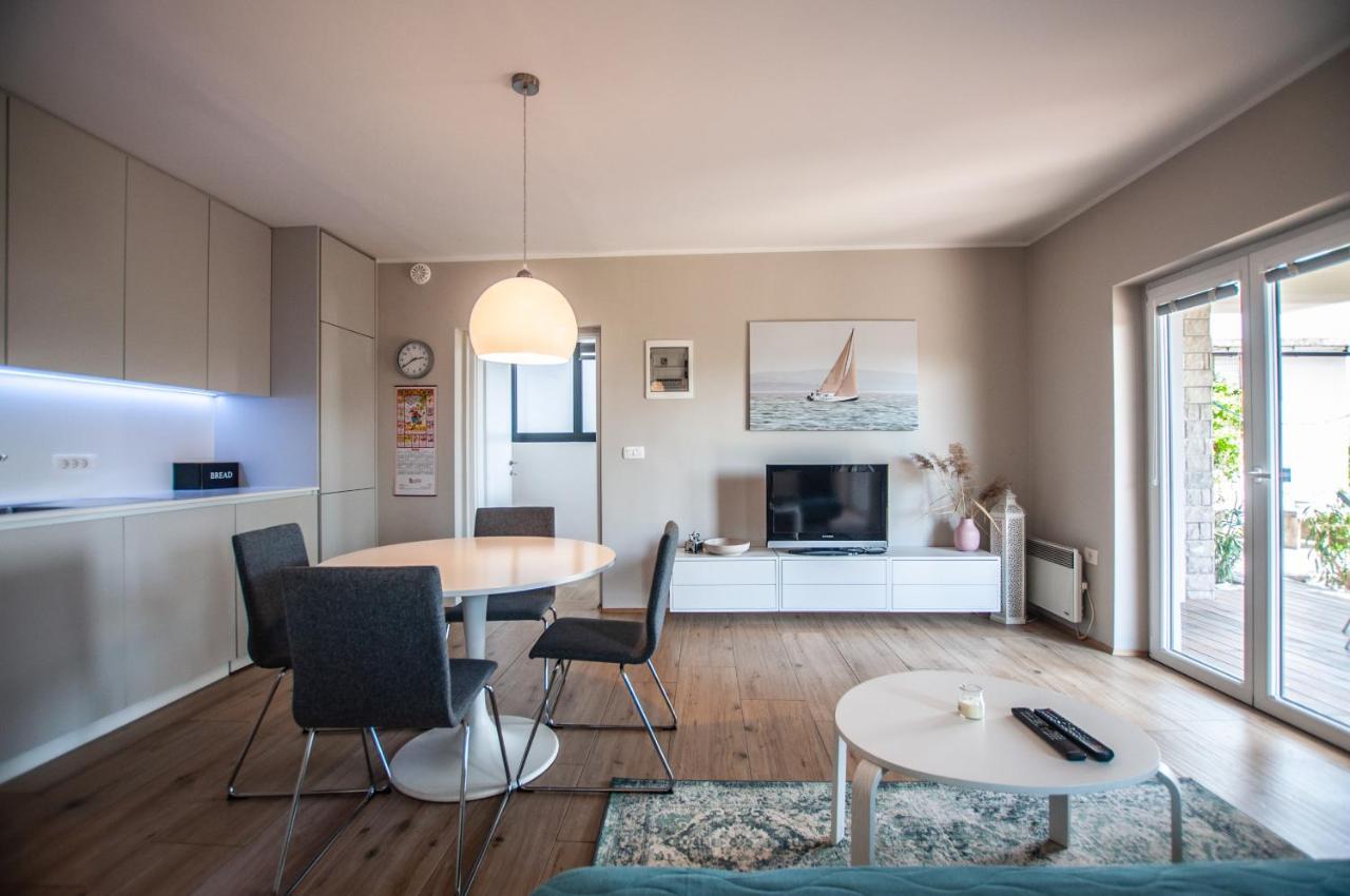 Sea View Apartments Debeli Rtic Анкаран Екстериор снимка
